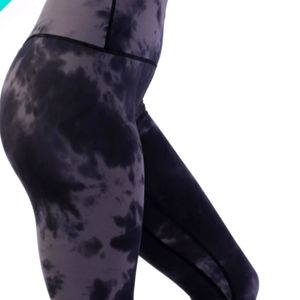 Curves and combat boots Tie Dye Leggings med